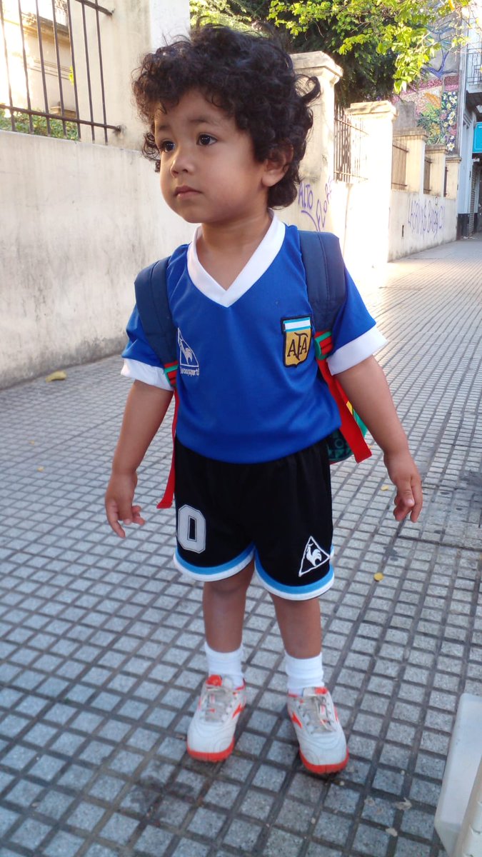 AnibalGodoy7's tweet photo. Lo más lindo que van a ver hoy? A Brunito yendo al jardín vestido de Diego Armando Maradona🔟 😍 https://t.co/ETEVaI5Ezw