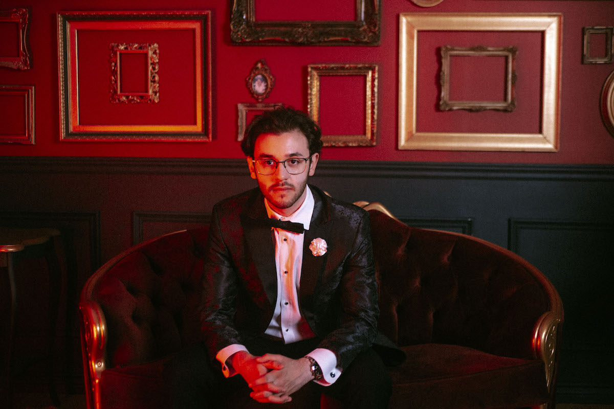 CLASH (@clashmagazine) on Twitter photo Toronto songwriter <a href="/Chris_GreyMusic/">Chris Grey</a> shares new single 'Seamless' - it's a love song written in real time, moving from flirtation to infatuation...
clashmusic.com/news/chris-gre… Toronto songwriter <a href="/Chris_GreyMusic/">Chris Grey</a> shares new single 'Seamless' - it's a love song written in real time, moving from flirtation to infatuation...
clashmusic.com/news/chris-gre…