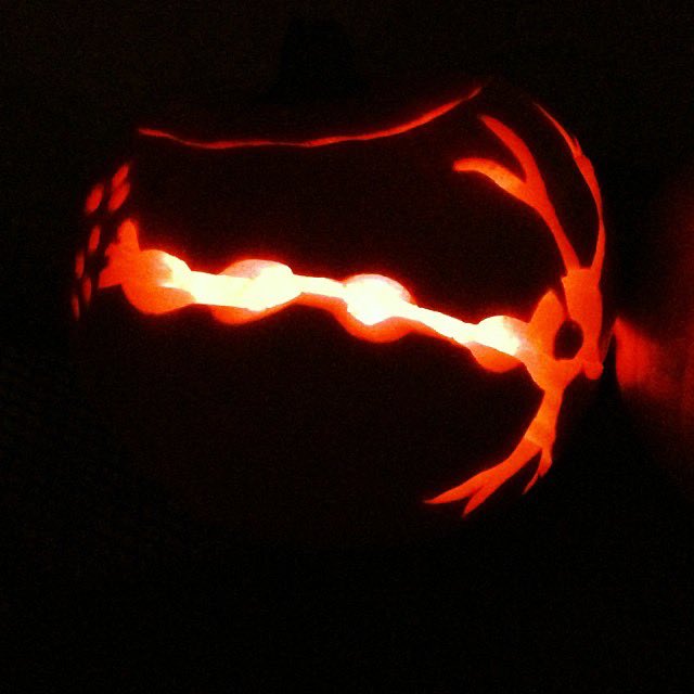 JamieKMoy's tweet photo. The last pumpkin I carved was in 2013. I carved a neuron with vesicles due to the Nobel prize being awarded to vesicle machinery. This year, I just had to carve TRPV1 and PIEZOs, in honor of @DJuliusSF and @ardemp! https://t.co/A7pjFTWMwF