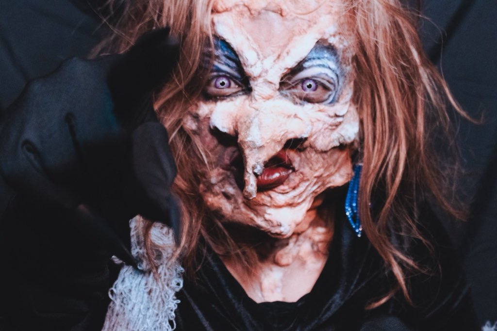 iamocolaa's tweet photo. Taking wicked beauty tips from the
Grand High witch! π§ββοΈπ
Inspired from the film βThe Witchesβ
DAY 2
#ocolaa5daysofhalloween #grandhighwitch #halloweencostume #ocolaa #ahmedgyal #specialeffectsmakeup #thewitches https://t.co/GK9oExjymN