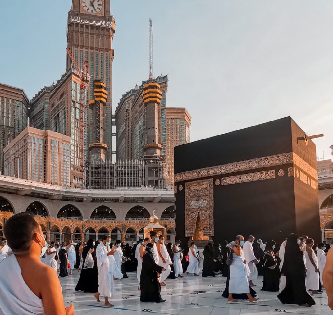 اللهم في آخر ساعة من يوم الجمعة بُشرى تشبه الغيث، و فرحة تمحو كل حزن، و فرج لكل صابر، و شفاء لكل مريض، و رحمة لكل ميت، و استجابة لكل دعاء  .

 #ساعه_استجابه