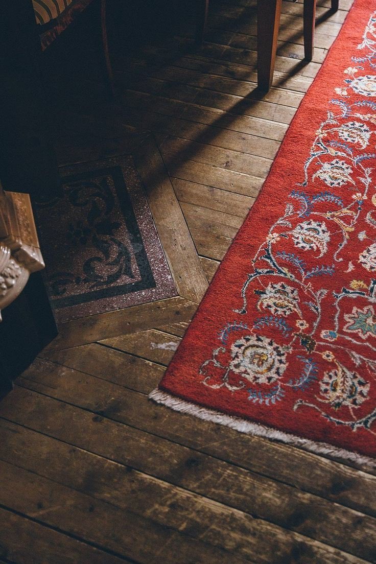 Bu çağa ait değilim. Ruhumda eskilerin kokusu var.