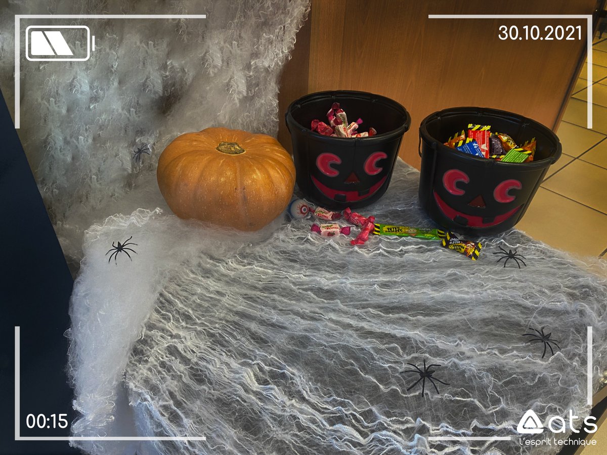 Cette semaine, nous avons fêté Halloween chez ats ! 🎃😱

Pour cette occasion, nous avons installé deux seaux remplis de bonbons. Petit secret, nos collaborateurs avaient une préférence pour les têtes brulées... 🤫

Bon week-end à tous ! 😁

#atsteam #halloween #industrie4.0