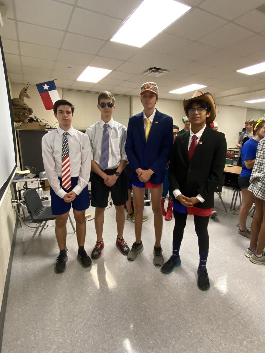 TCXC8's tweet photo. First Annual TCXC Costume Practice! @TCHSTalon @TCHSTandF @KISDAthletics @TCHS_WAthletics https://t.co/wqoNvxg8Q8