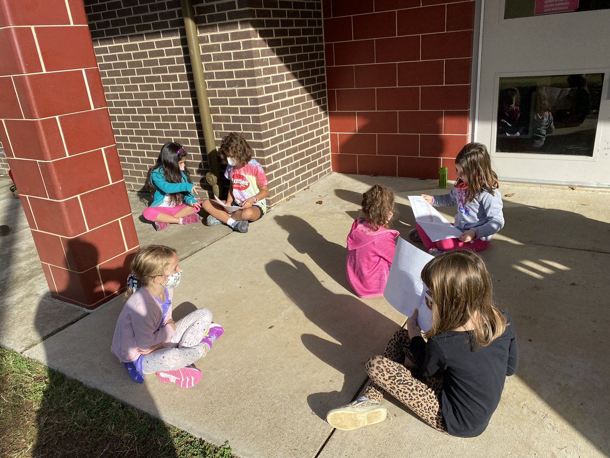 sbteach15's tweet photo. Our second graders reading their fall/spooky stories to our kindergarten students! 📚📓📝 @GlebeAPS https://t.co/UbrO0dSYiL