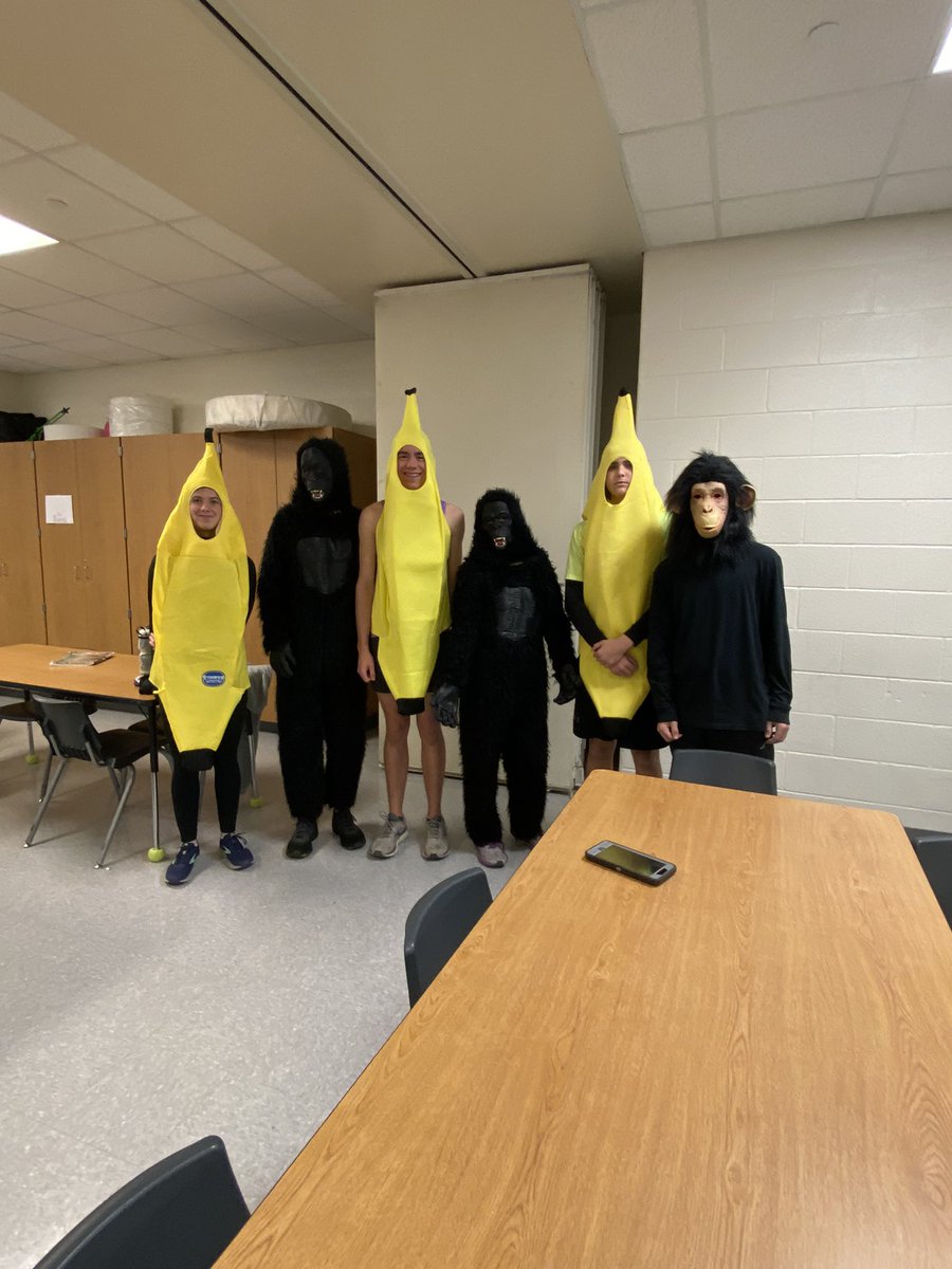 TCXC8's tweet photo. More Costume Pics! @TCHSTalon @TCHS_WAthletics @TCHSTandF @KISDAthletics https://t.co/1dxW7JYx8W