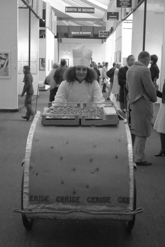 HalbertJacques's tweet image. jacques.halbert
LA GALERIE CERISE, FIAC 1976. Copyright Jacques Halbert ADAGP.
#jacqueshalbert#papedescerises#popeofcherries#artcontemporain#contemporaryart#cerise#cherryman