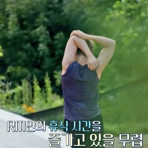Mahiwinterbear7's tweet photo. JOON GIVE ME A HEADLOCK PLEASE I BEG 😭🛐 https://t.co/lopi6tuT0u