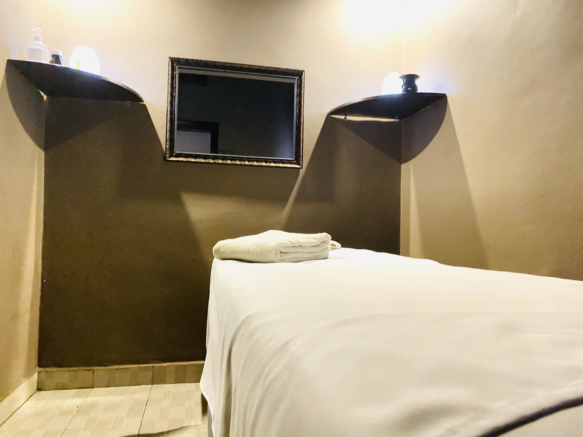 THEHEALTHHUB_rw's tweet photo. Stress, headache, anxiety, toxins, pain, depression and muscle aches. Let it all go with massage.
#thehealthhub #thehealthhubrw #spa #massage #relaxation
#facials #bodysculpting #treatment #massagetherapy https://t.co/fWBQGFQqK6