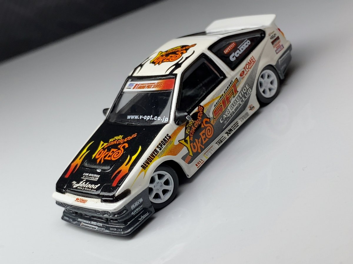 Furious_minicar's tweet photo. #HotWorks 1/64
#Toyota Sprinter Trueno 

みんな大好きホットワークスのD1シリーズ。
D1は無知ですがこれを見るとサーキットでタイヤが飛んでったトレノを思い出す。
この出来で64サイズは犯罪ですよ。かっこよすぎます https://t.co/n4Ae2MIojA