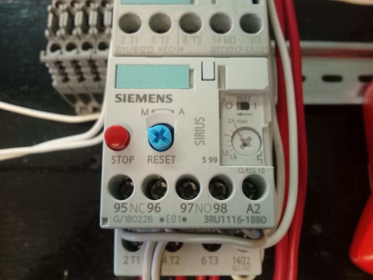 CCoelem's tweet photo. Relevador de Sobrecarga
#electricity #electricidad #electrician https://t.co/oxYvwCjRql