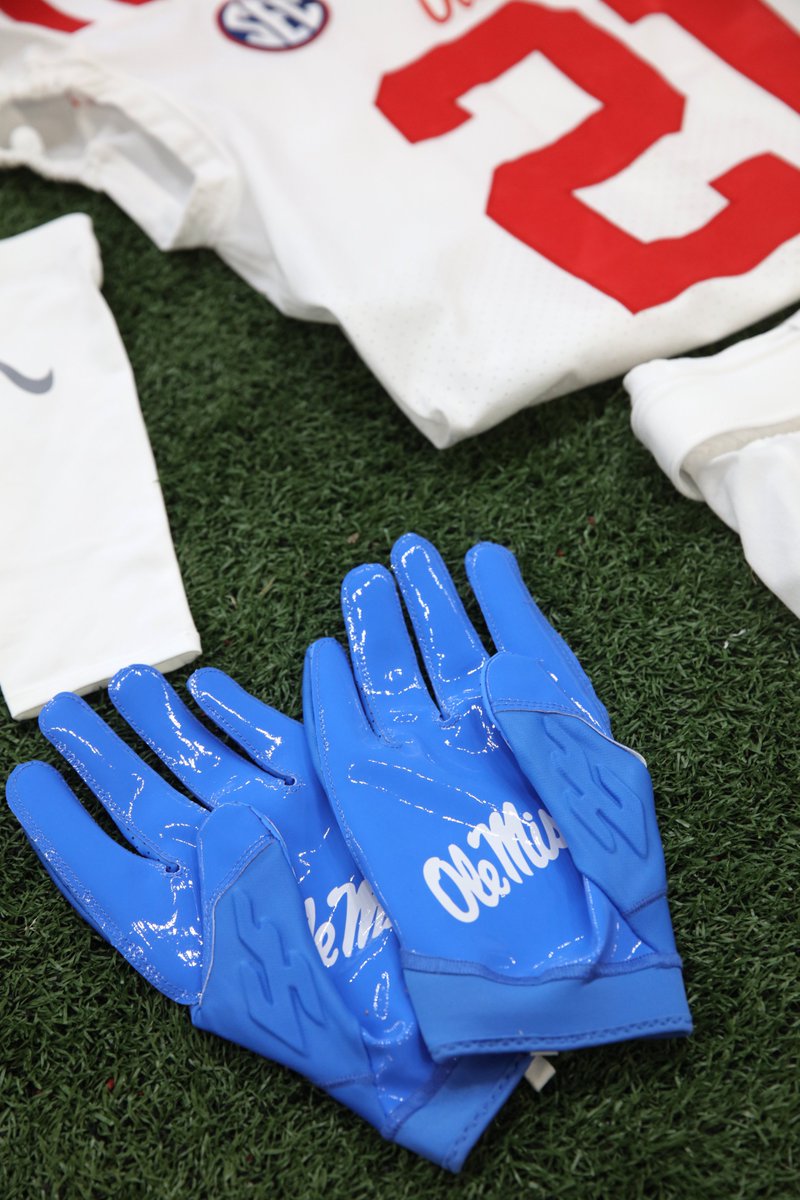 OleMissFB's tweet photo. 🔵⚪️⚪️

Powered by @StDomHospital https://t.co/Ri0yBbP3ey