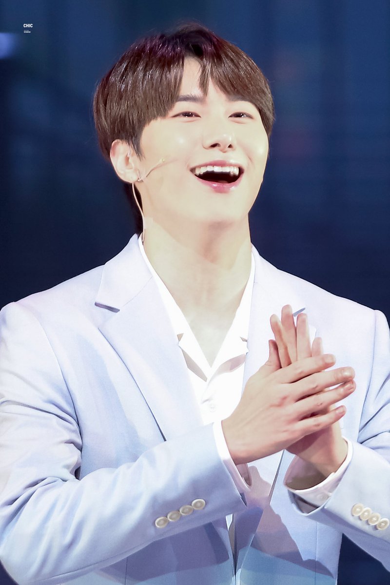 chic__95's tweet photo. 211023 사랑했어요 커튼콜 HQ

내일이 막공이라니😭
아직 기철이를 보낼 준비가 안됐는데ㅠㅠㅠㅠㅠㅠㅠㅠㅠㅠㅠㅠㅠㅠㅠㅜㅜㅜㅜㅠㅠㅜ

#승식 #강승식 #SEUNGSIK
#빅톤 #VICTON #사랑했어요 #기철 https://t.co/iNaITVjPBZ