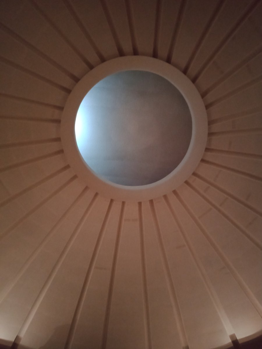 Nephemia's tweet photo. The ceiling of the theater.

Before #Dune     After #Dune 

Just a beautiful    The Sand 
Ceiling                   Worm https://t.co/J4gNllQGV2