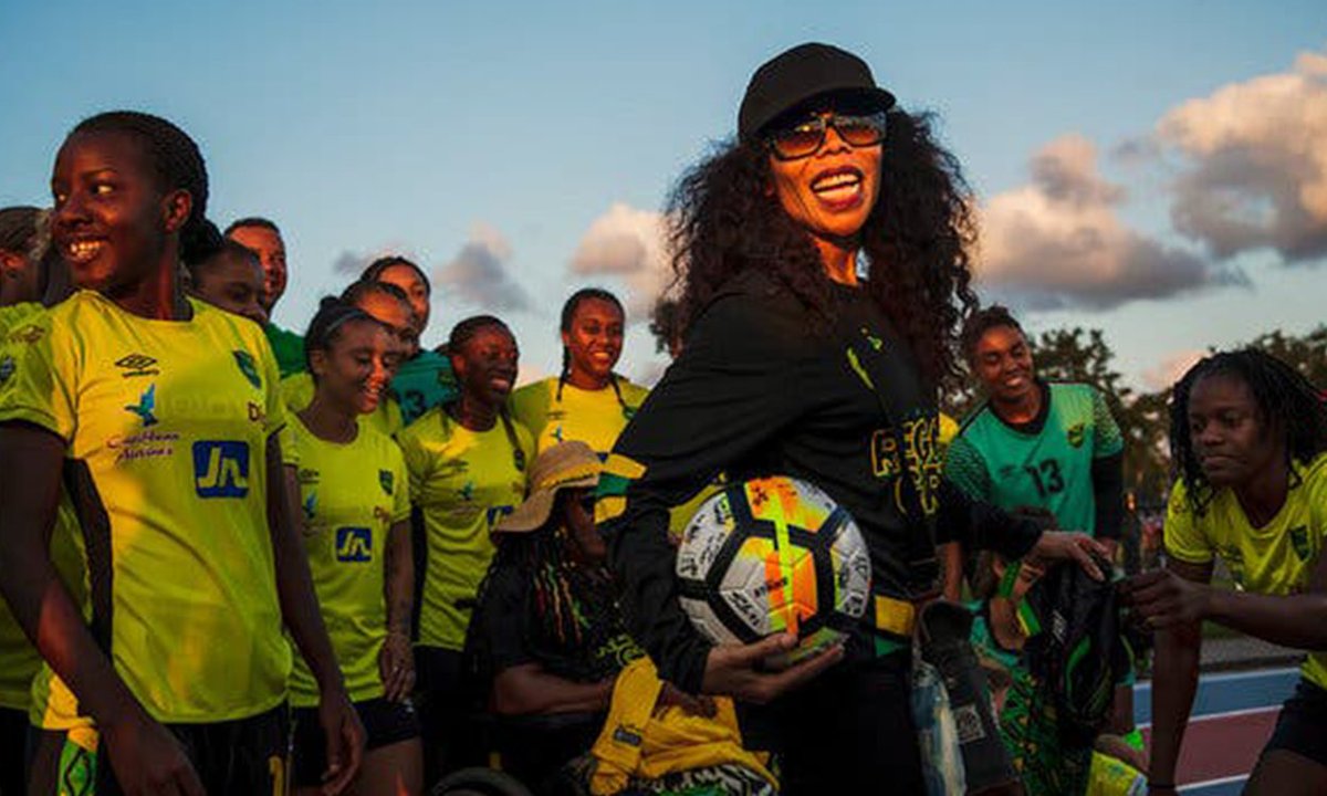 BeyondSport's tweet photo. In this week's bulletin: @YouthSportTrust helps merge physical activity &amp; learning in UK schools, @cedellamarley launches #FootballForFreedom &amp; #RideToTheOlympics diversifies equestrian sports

+ @LewesFC tackles violence against women

📰: https://t.co/kkojY5A9YG https://t.co/7tNnHEtoBi