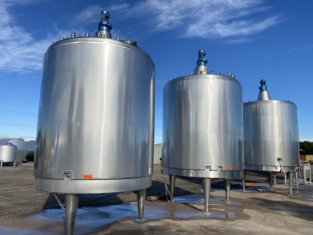 Mixing Tanks for Major UK Honey Producer 🍯 

Last week saw 5-off mixing tanks, all between 1.3-20m3 leave our site for installation in Wales. 

The tanks have been modified with trace heating and refurbished scrape sided mixers. 

#Engineering #Fabrication #FoodandBeverage