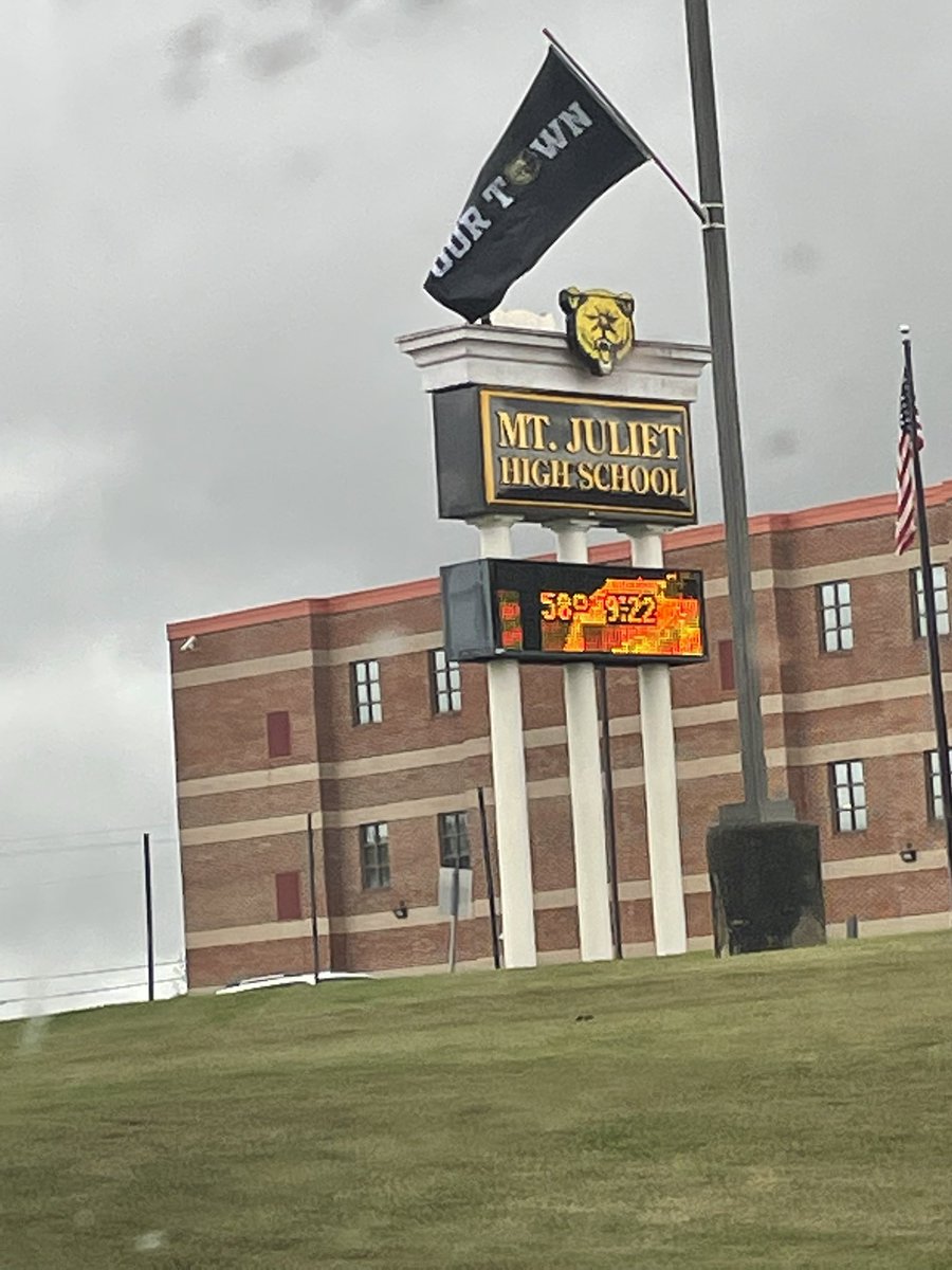 Apparently a big game tonight 🤷‍♂️.  Always good to see <a href="/MJGOLDENBEARFB/">MT. JULIET FOOTBALL</a> #GSBG