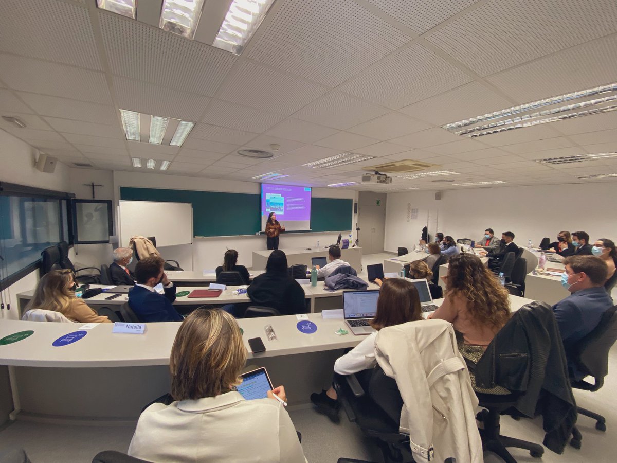 mcpc_unav's tweet photo. Compartimos algunas postales de la sesión-coloquio de esta semana. Fue un gran día en la familia del #MCPC_UNAV

¡Gracias @jerusalemhv! 😃 https://t.co/LkjatQ9JSB