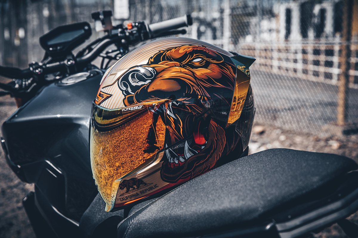 With a Red RST shield and spoiler included the Airflite Ursa Major is pure 🔥  right out of the box!
•
•
#iconmotosports​ #rideicon​ #rideamongus #airfliteursamajor #airflite #ursamajor #iconhelmet #motorcyclehelmet #fullfacehelmet