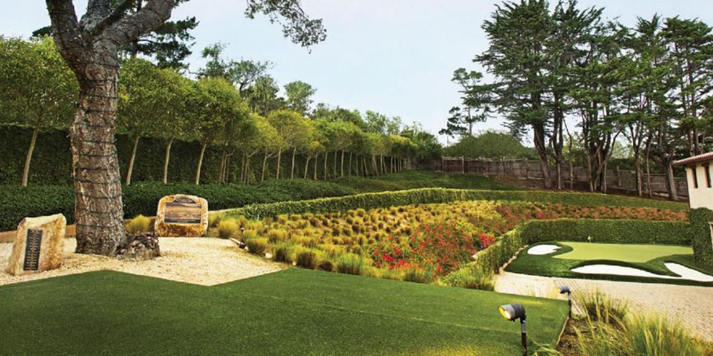 GolfDigest's tweet photo. Go behind the scenes with CBS Sports commentator Jim Nantz to see what went into making his incredible back-yard par 3: https://t.co/EdcbkQ3JRu https://t.co/shgVrEoBDu