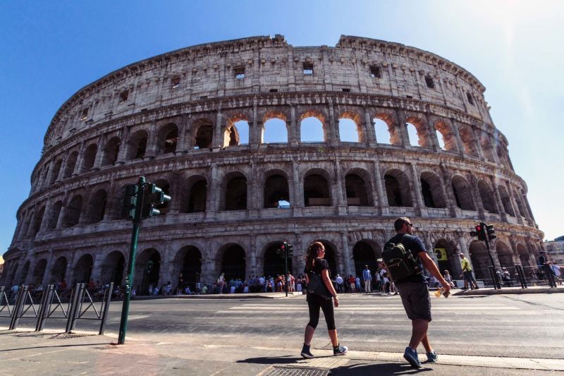 Walks's tweet photo. Want to see the most iconic sights in #Rome but don't have much time to do it? Our Rome in a Day tour takes you on an epic journey combining the Colosseum, the Vatican Museums, St. Peter's Basilica, and the 'historic center' https://t.co/FsILlp4p2u #takewalks #ExperienceIt #Italy https://t.co/YWXDleLAjj