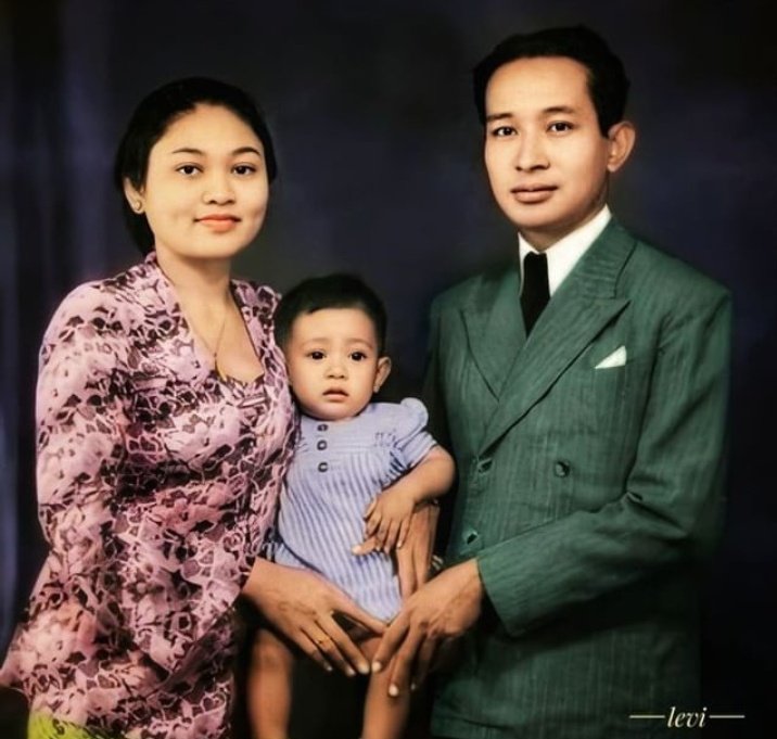 KamandanunGaPak's tweet photo. Pemimpin yang baik 
Kepergianya akan selalu dikenang oleh banyak orang !

Inilah pak Soeharto dan Ibu Tien 
Presiden kedua setelah pak Soekarno

Mungkin yang RT 
Salah satu yang merindukan mereka ...Al Fatihah..... https://t.co/vmY0LyEMGi