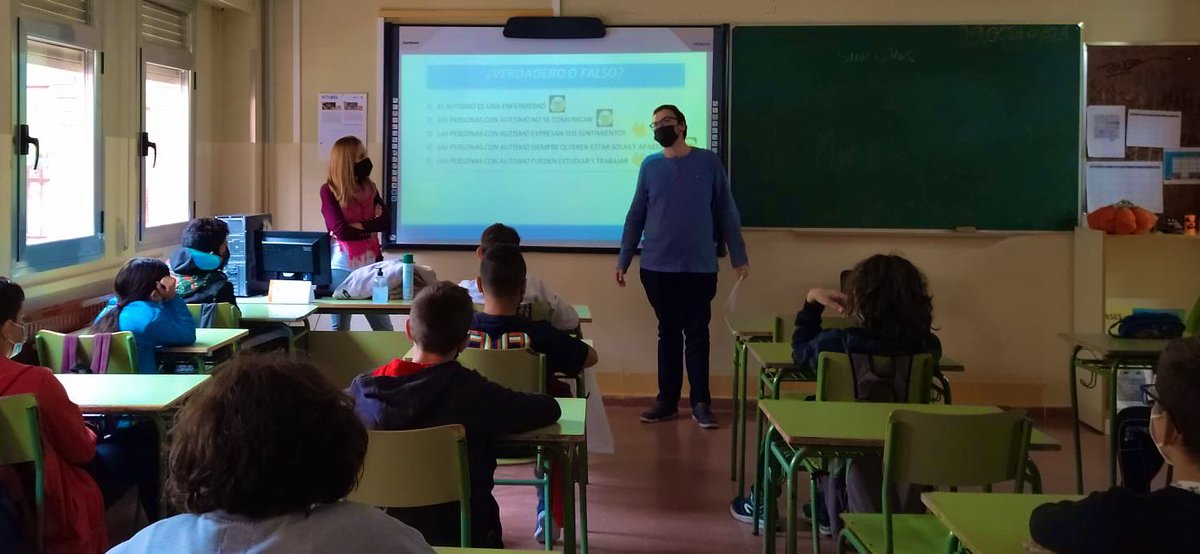 ProTGD's tweet photo. Hoy, jornada en el IES Salvador Dalí de #Leganés, hablando con alumn@s de 1ºy2º ESO sobre #TEA, dentro de nuestro proyecto #formautismo (impartida por nuestra Coordinadora y uno de nuestros chicos, Ángel Agustino)

Gracias por la acogida y al @AytoLeganes por contar con nosotr@s https://t.co/anzlqYrzuk
