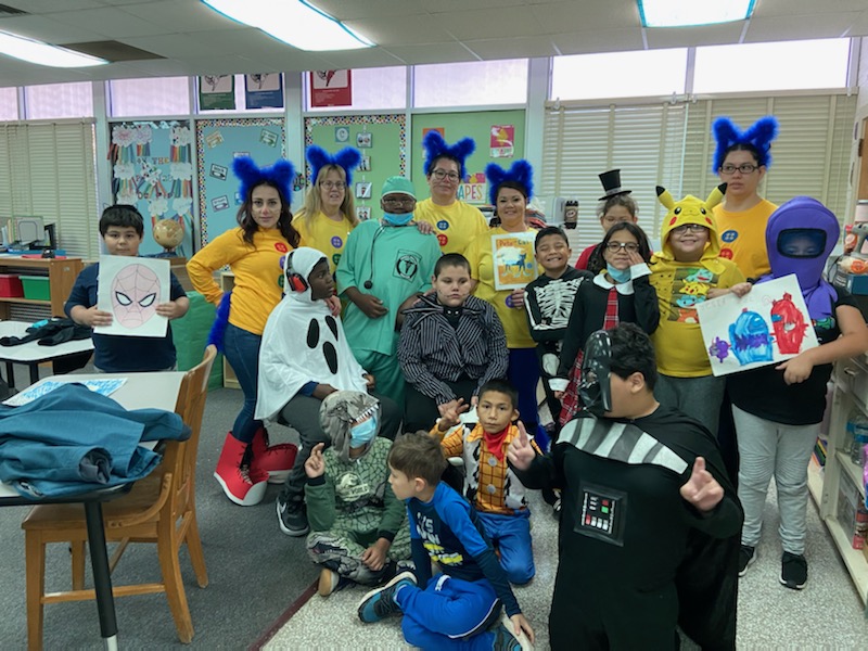 moore_sped's tweet photo. Book character dress up day! So much fun! @DowlingTigers #gameon https://t.co/EVeo7wjdsS
