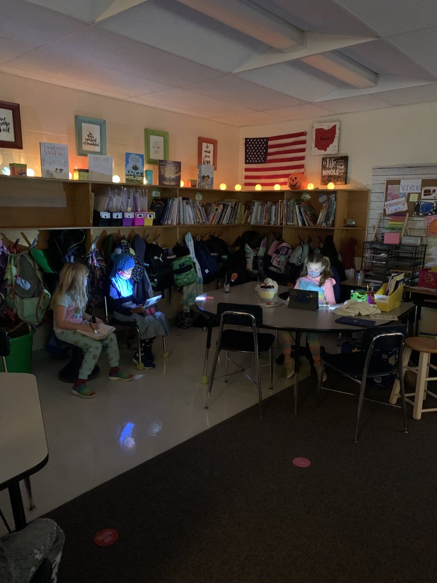 Mrsmkleman's tweet photo. It’s the perfect day for a spooky themed read-in! ⁦@ADCCampus⁩ https://t.co/sTcg5Uw2sB