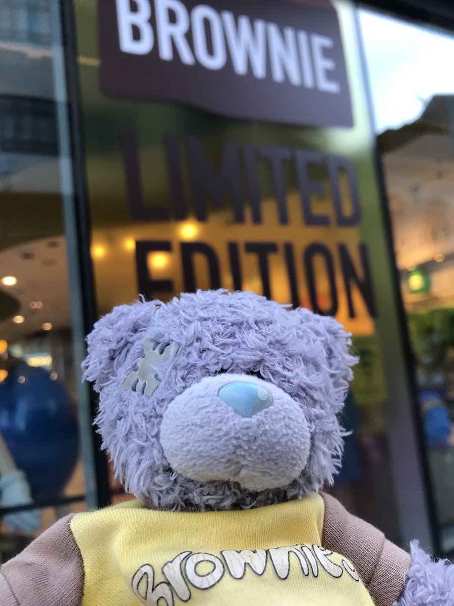 Rainham1st's tweet photo. Brownie Bear gets everywhere! #london #HarryPotter #leicestersquare #marypoppins #MMsworld #paddington https://t.co/E9gglcan1h