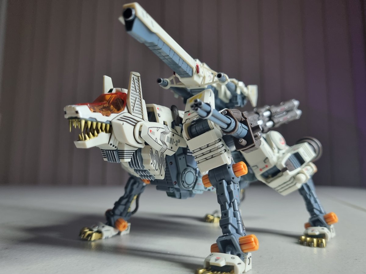 LastChanceGG's tweet image. First ever Zoid. Spent more time panel lining than building and decals combined 🤣🤣

#zoids #commandwolf