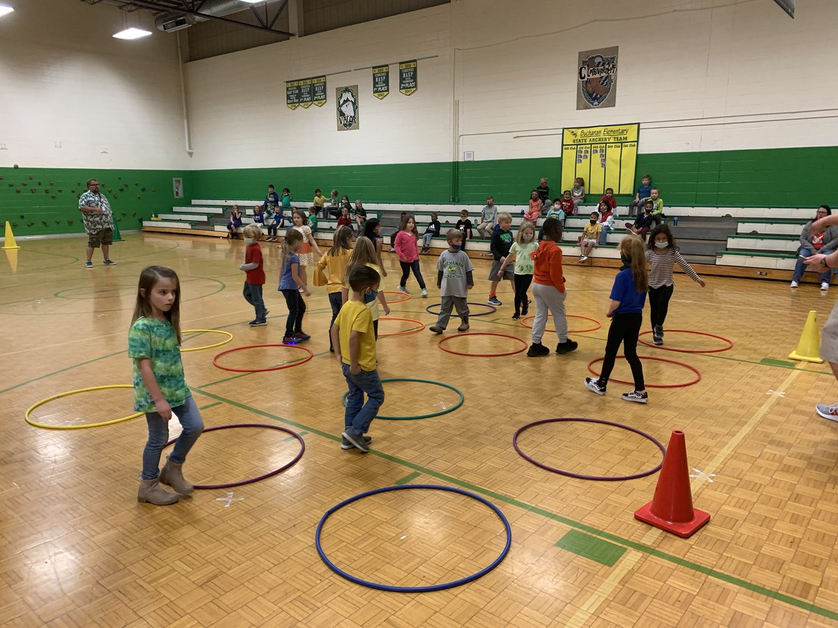 JenniferSprink6's tweet photo. We had a great time with our house day yesterday! @BESboro https://t.co/rA1P6zy4at