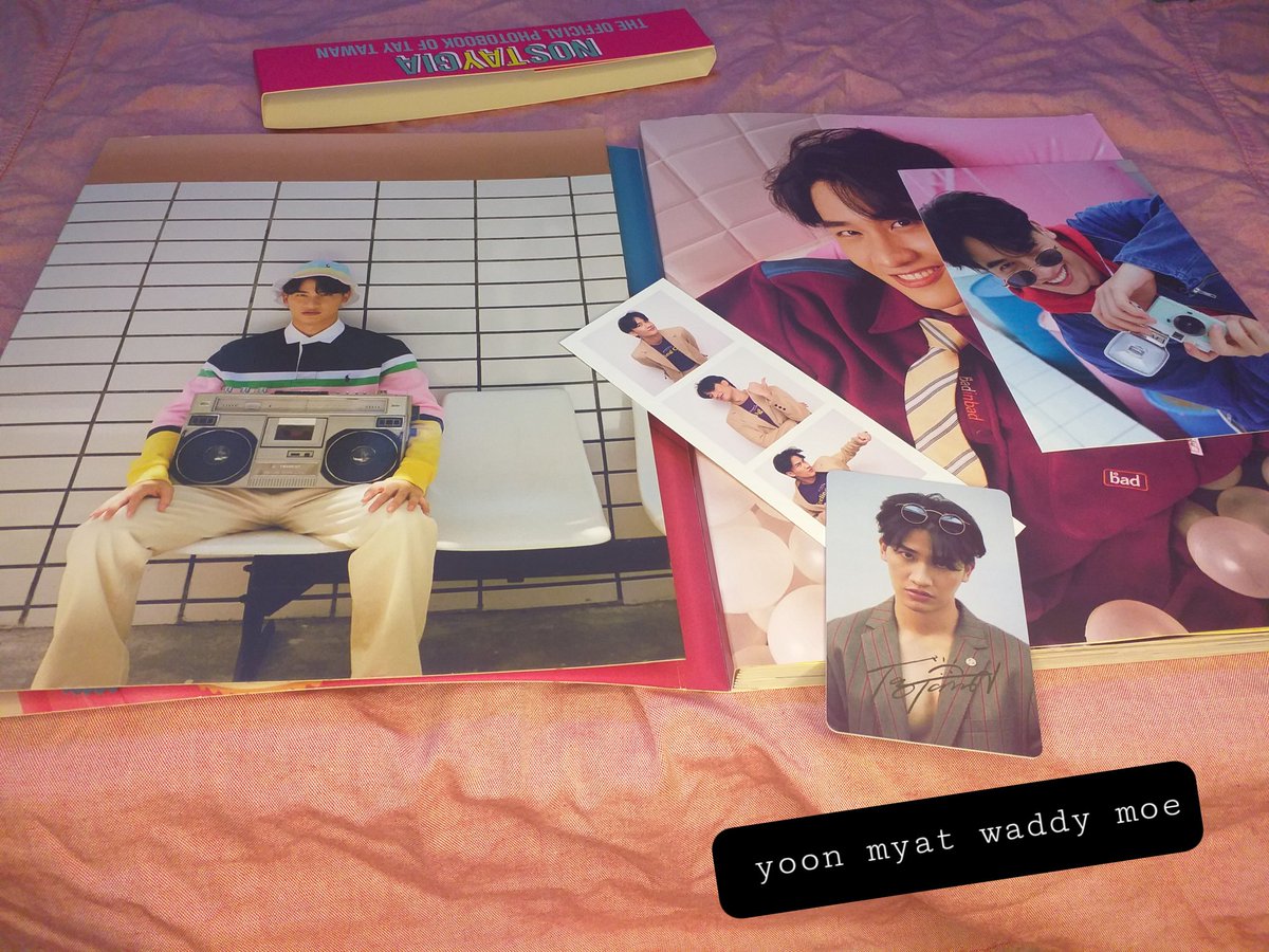 waddyvipsbb's tweet photo. Please don't mind me.😬
I like to share what i   love 💙💛
Yeah koe koe tay is so damn cute in this photo book with colours
I compliment myself for buying it
Yeah i  know myself😂
if i haven't bought , i definately regret later
@Tawan_V 
#taytawan
#NOSTAYGIA https://t.co/mdbKV2MW3R