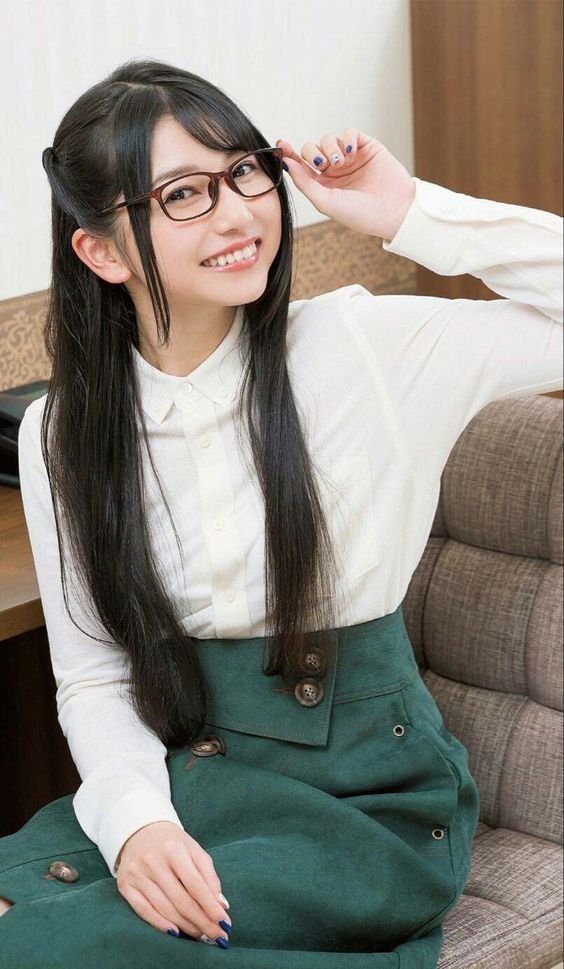 Sora Amamiya Seiyuu Anime Cantik kacamata