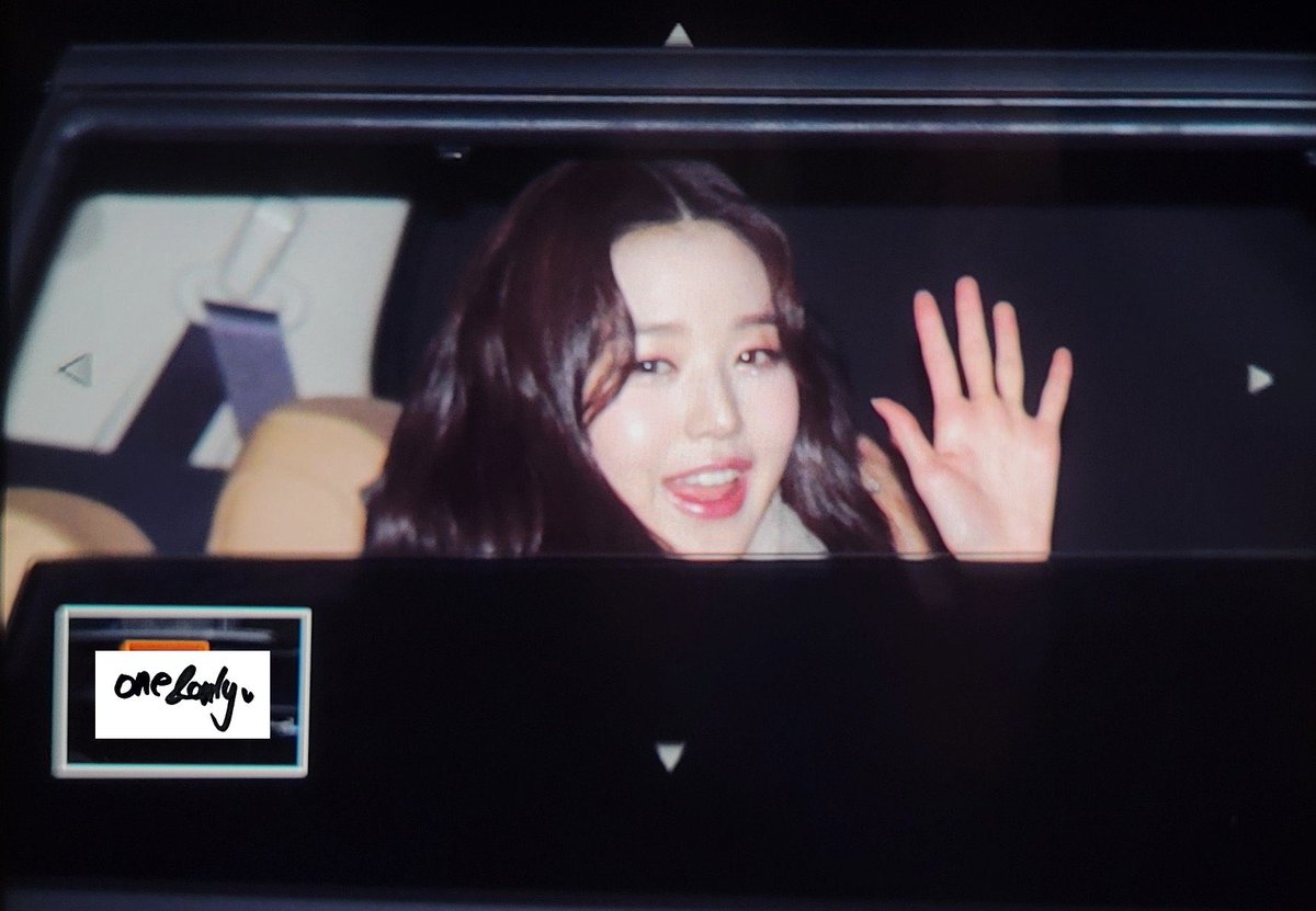 ARABIVE6's tweet photo. 211029 - 📸
وونيونق بعد نهايه بث ميوزك بانك
#Wonyoung #StarShipGirls https://t.co/Rk8lMw07uL