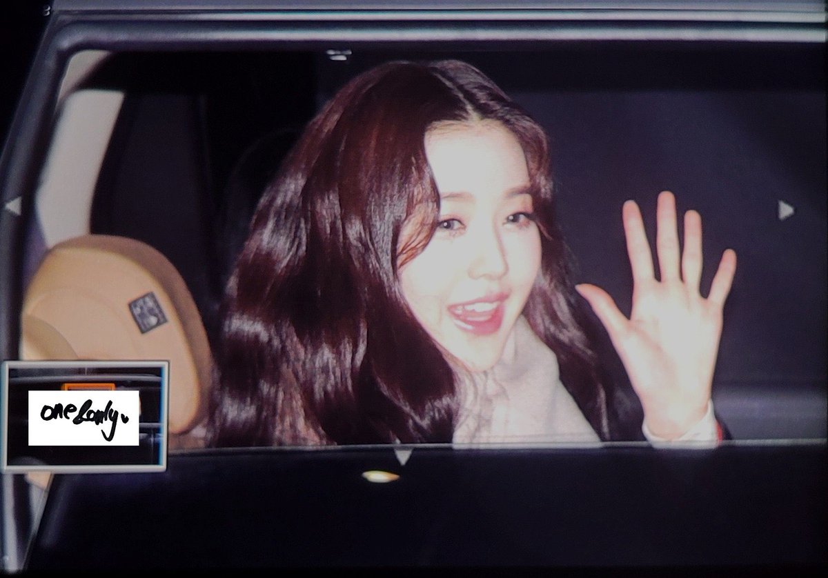 ARABIVE6's tweet photo. 211029 - 📸
وونيونق بعد نهايه بث ميوزك بانك
#Wonyoung #StarShipGirls https://t.co/Rk8lMw07uL
