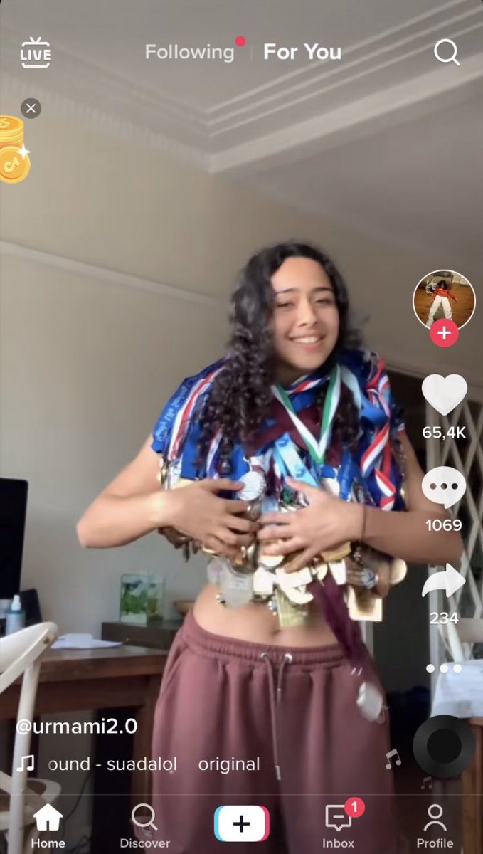 si me dieran una medalla por cada vez q finjo estar bien cuando no lo estoy