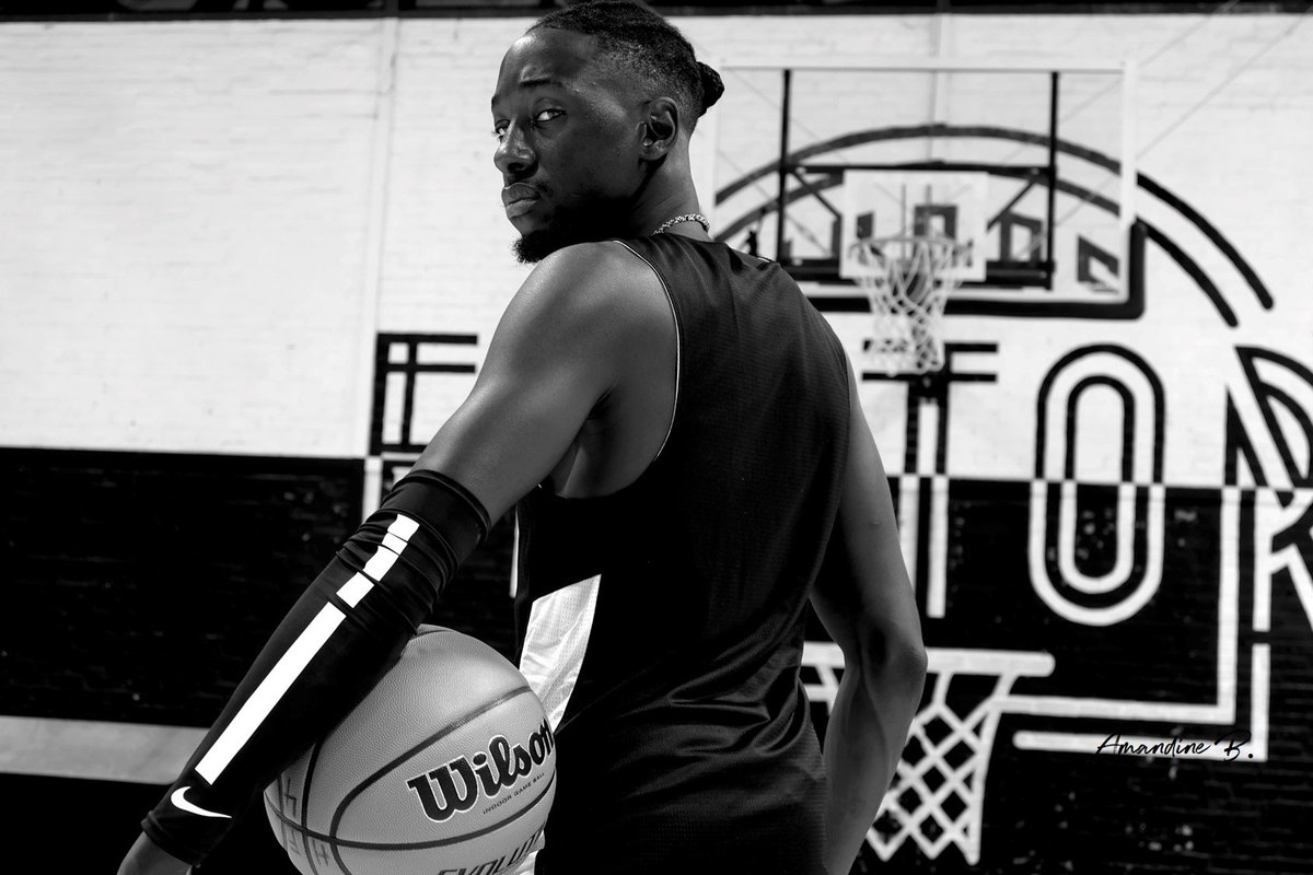 AmandineB__'s tweet photo. Salut @Hoops_Factory ! 😏🏀📷
#basketball #streetball #HoopsFactory #photography #photographie #blackandwhitephotograhy #basket https://t.co/cZpmcjbGBz