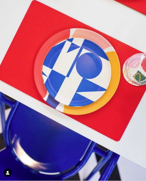 Congratulations on your launch <a href="/stripes/">Mark Thompson (Stripes)</a>.piazza and welcome to #Mayfair!
Combining food, design and art, Stripes brings Italian flair and bold interiors to Brown Hart Gardens, serving up pinsa – a light and versatile twist on pizza – mayfairldn.com/news/introduci…