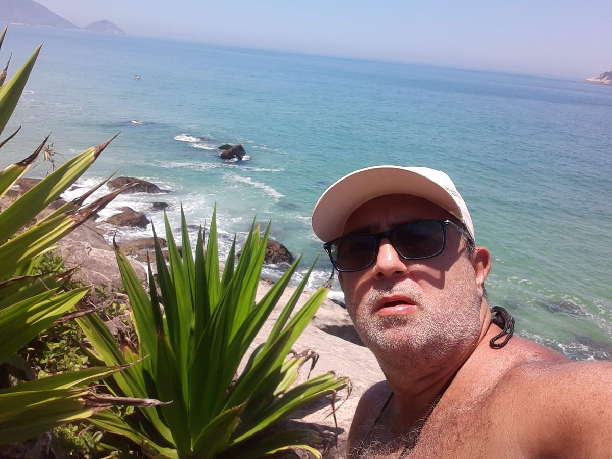 PissedFucker's tweet photo. Curtindo o naturismo
#praiadeabrico https://t.co/het5gwA430
