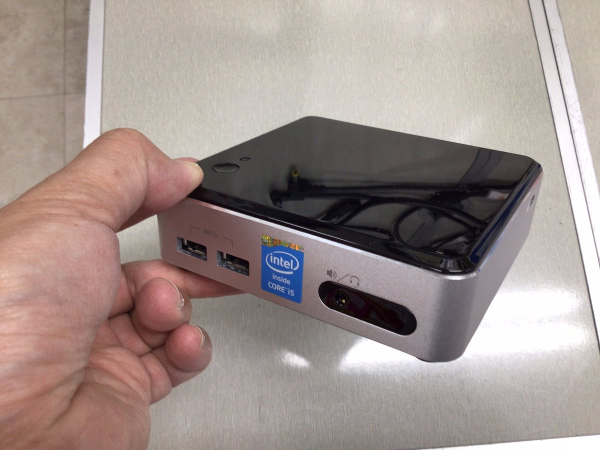 PCEYES1's tweet photo. 土日限定特価商品！

【中古】コンパクトパソコン
Intel NUC D54250WYK
　Corei5-4250U 1.3GHz
　メモリー4GB SSD 128GB
　Windows10Home64bit搭載

特価16,980円　税込
限定10台
保証一週間

#特価商品 #土日限定 #数量限定 
#中古パソコン #掌サイズ https://t.co/UgIA81jToC
