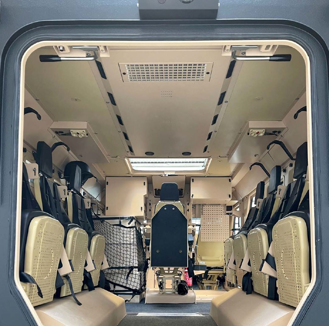 TheatrumBelli's tweet photo. Le ministère de l’Intérieur choisit #Soframe pour le renouvellement de sa flotte de véhicules blindés de la @Gendarmerie nationale.
> https://t.co/DQy30pw6nO

#VBMO #Sécurité #Gendarmerie https://t.co/uJzidY1GOf