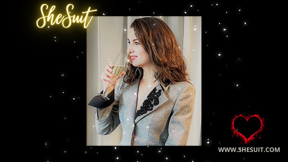 SheSuit's tweet photo. Have a sparkling weekend...
#shesuit #salon #bespoketailoring #handmade #madewithlove #different #hautecouture #sparkling https://t.co/WUqS6wtZqW