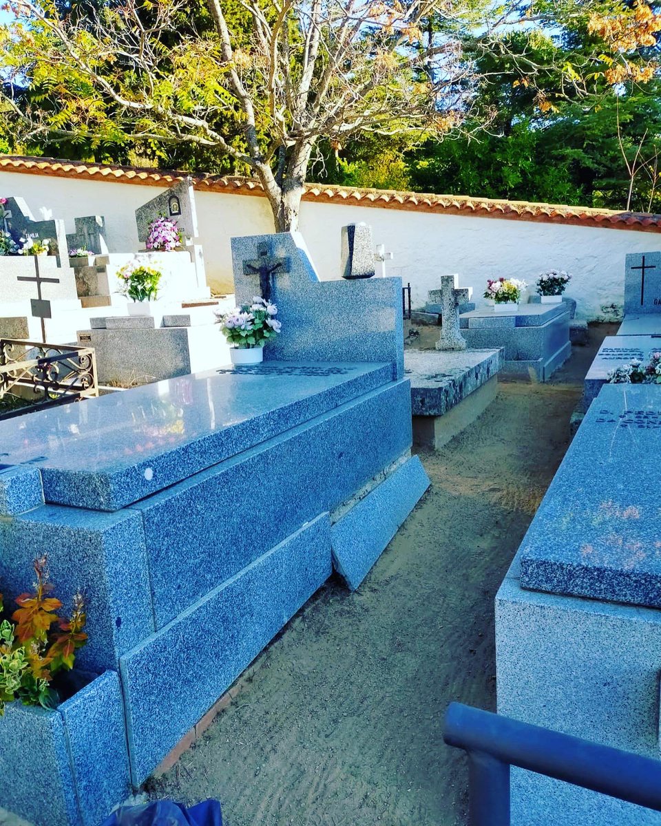 1 de noviembre 

El cementerio municipal de #Navacerrada, está preparado para el «Día de todos los Santos», un día especial para recordar a nuestros seres queridos.

#AytoNava #diadetodoslossantos #1denoviembredíadelossantos #Ayuntamiento #Navacerrada #AyuntamientoNavacerrada