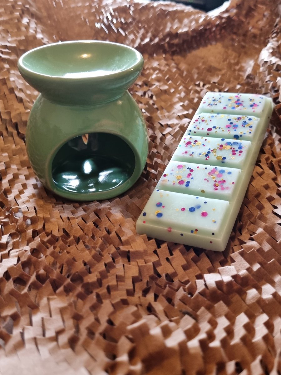 RudeRainbow85's tweet photo. Oooooo pop over to https://t.co/eZ4sRO8V6F 
Or find them on Facebook!!!
#soywax  #Vegan  #lgntqessage us for your discount code !! #LGBTQIA  #LGBTQI  @LGBTQPlusBot  @LGBTQ_Faces  @gaydomains https://t.co/oAVixGTpdW