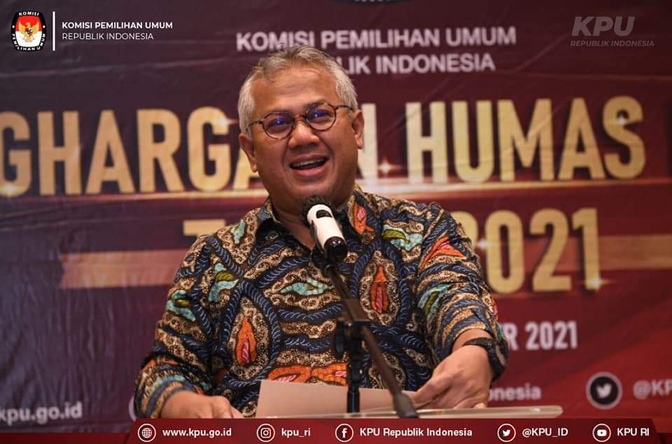 kpu_malut's tweet photo. #Repostedfrom@kpuri
#TemanPemilih, KPU RI memberikan Penghargaan Humas KPU RI Tahun 2021 kepada KPU Provinsi/ KIP Aceh dan KPU/KIP Kab/Kota atas dedikasinya melaksanakan tugas kehumasan. https://t.co/0nvsyi516b https://t.co/RCReNOwIYq