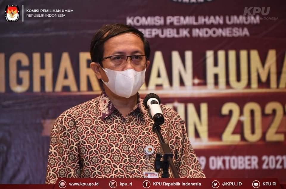 kpu_malut's tweet photo. #Repostedfrom@kpuri
#TemanPemilih, KPU RI memberikan Penghargaan Humas KPU RI Tahun 2021 kepada KPU Provinsi/ KIP Aceh dan KPU/KIP Kab/Kota atas dedikasinya melaksanakan tugas kehumasan. https://t.co/0nvsyi516b https://t.co/RCReNOwIYq