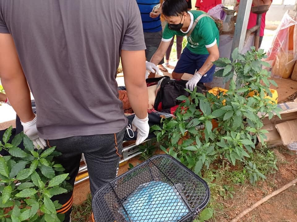 IrrawaddyNews's tweet photo. A woman was killed and a man injured on Friday morning after junta artillery shelled Moe Bye, a town at the border of Shan and Kayah states. Last Sunday, junta artillery killed one civilian and injured five others in Moe Bye.  (Photo: CJ) 

#WhatsHappeningInMyanmar https://t.co/iOkHBftTPV