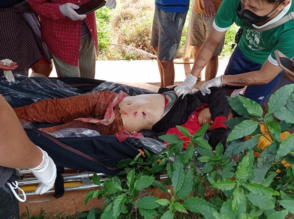 A woman was killed and a man injured on Friday morning after junta artillery shelled Moe Bye, a town at the border of Shan and Kayah states. Last Sunday, junta artillery killed one civilian and injured five others in Moe Bye.  (Photo: CJ) 

#WhatsHappeningInMyanmar