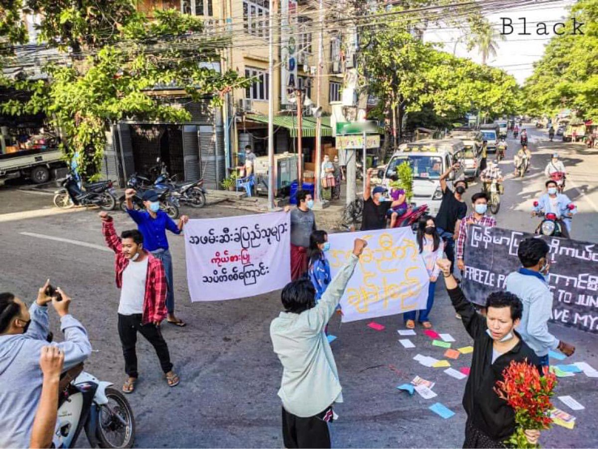 IrrawaddyNews tweet picture